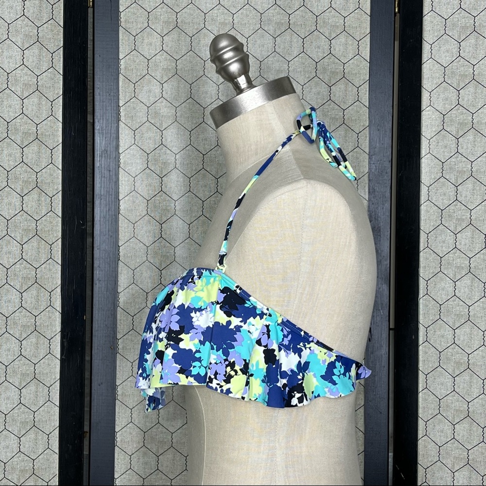 New Look Ruffle Bikini Top - Picture 3 of 13
